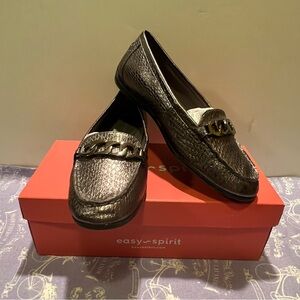 WOMEN’S EASY SPIRIT SNAKESKIN LOAFERS.